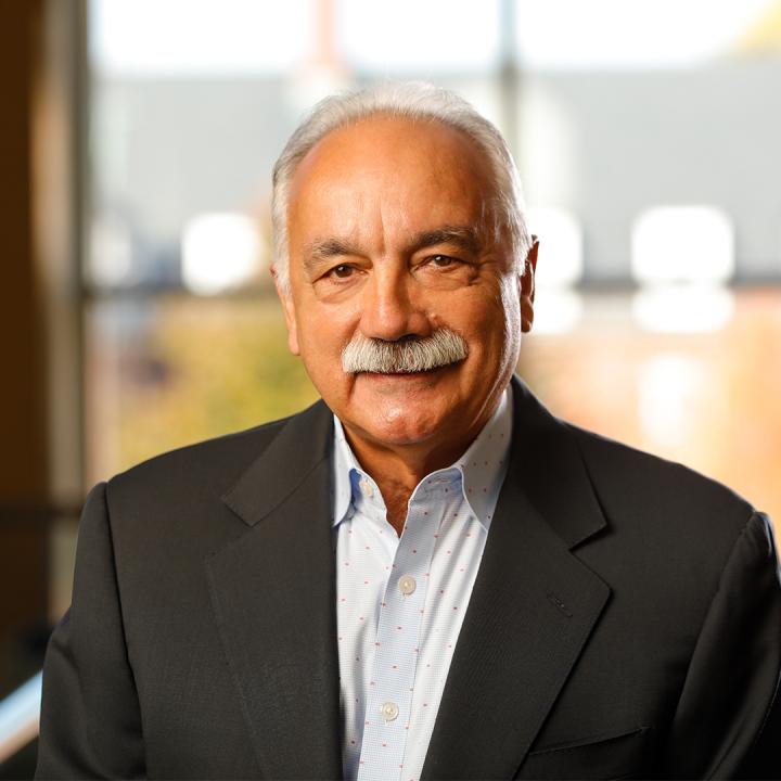 Manuel Rivera headshot photo